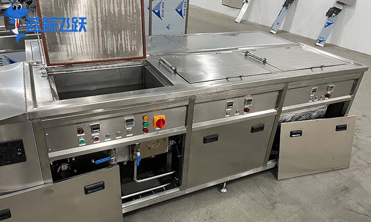 多槽式超声波清洗机的使用注意事项有哪些？可以清洗哪些物品？
