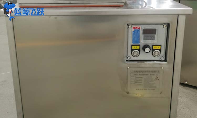 在使用超声波清洗机时应该注意什么？