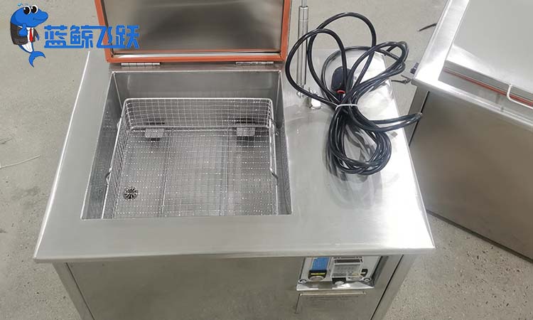 超声波清洗机价格分析：品牌、型号、规格、配置、使用寿命和购买途径的影响因素