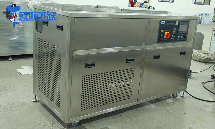 超声波清洗机：高效清洁餐具和厨房用具的利器